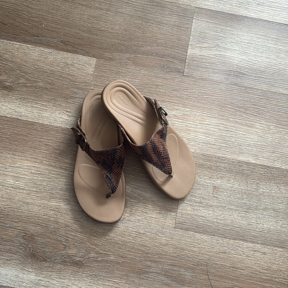 Aetrex Rita Sandals - Picture 2 of 9